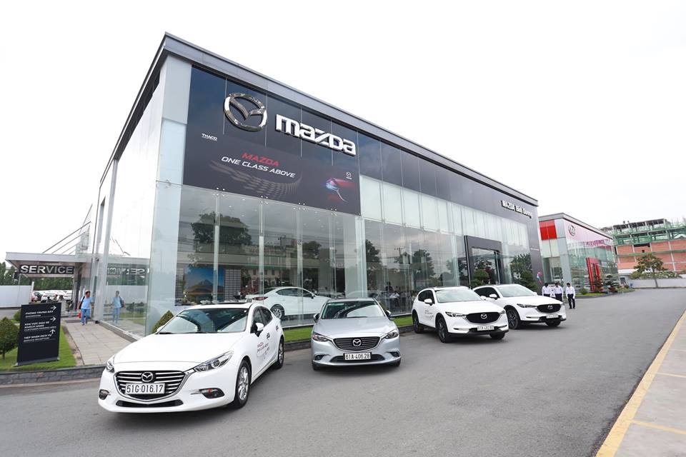 Showroom Mazda Bình Dương